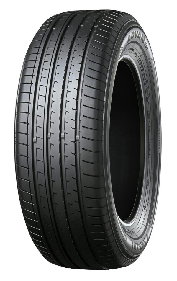 235/35R19 91W Yokohama Advan V61 XL