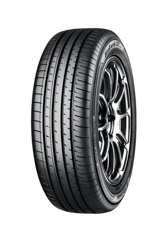 215/60R17 96H Yokohama BluEarth XT-AE61