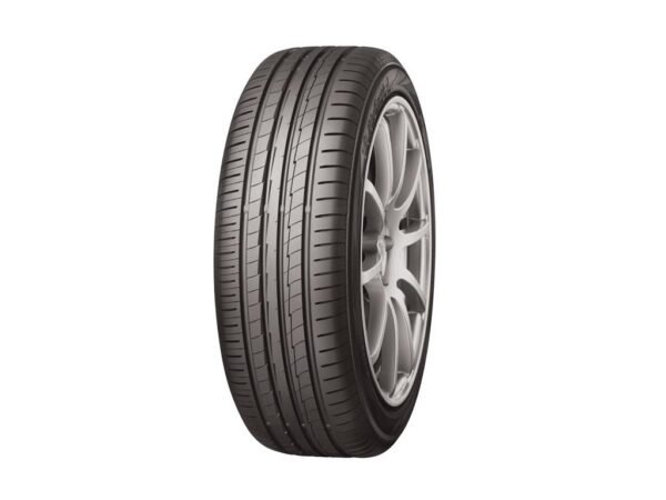 235/55R18 104W Yokohama BluEarth AE50 XL